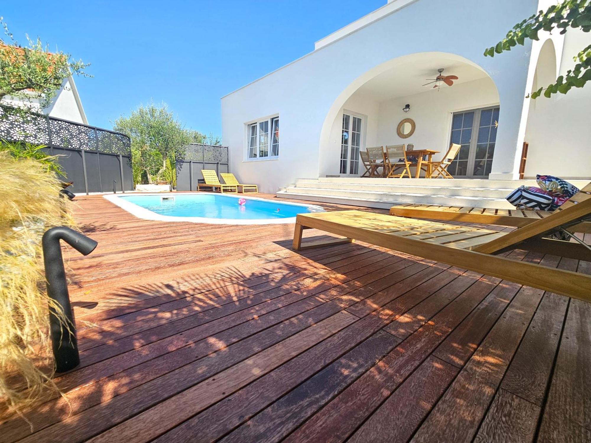 The Three Flowers Pool House Трогир Екстериор снимка