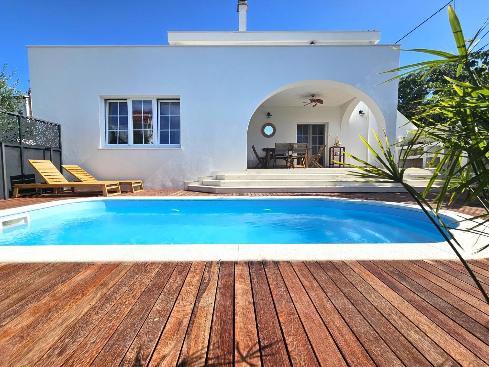 The Three Flowers Pool House Трогир Екстериор снимка