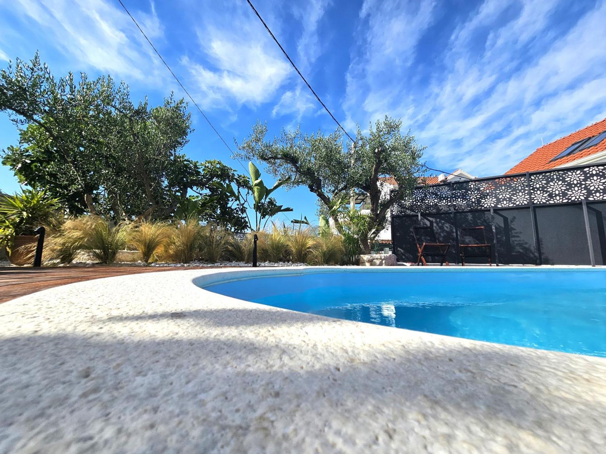 The Three Flowers Pool House Трогир Екстериор снимка