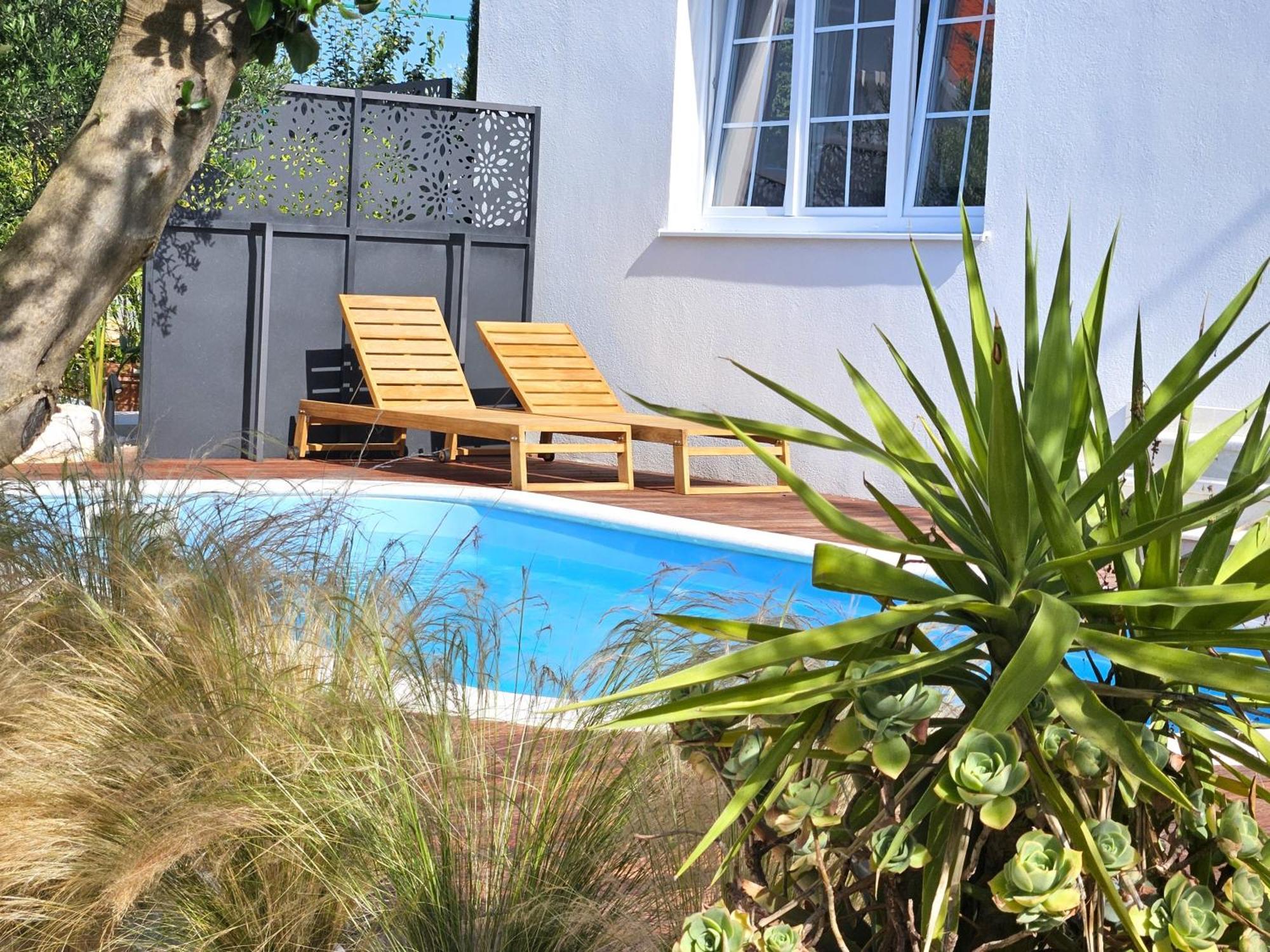 The Three Flowers Pool House Трогир Екстериор снимка