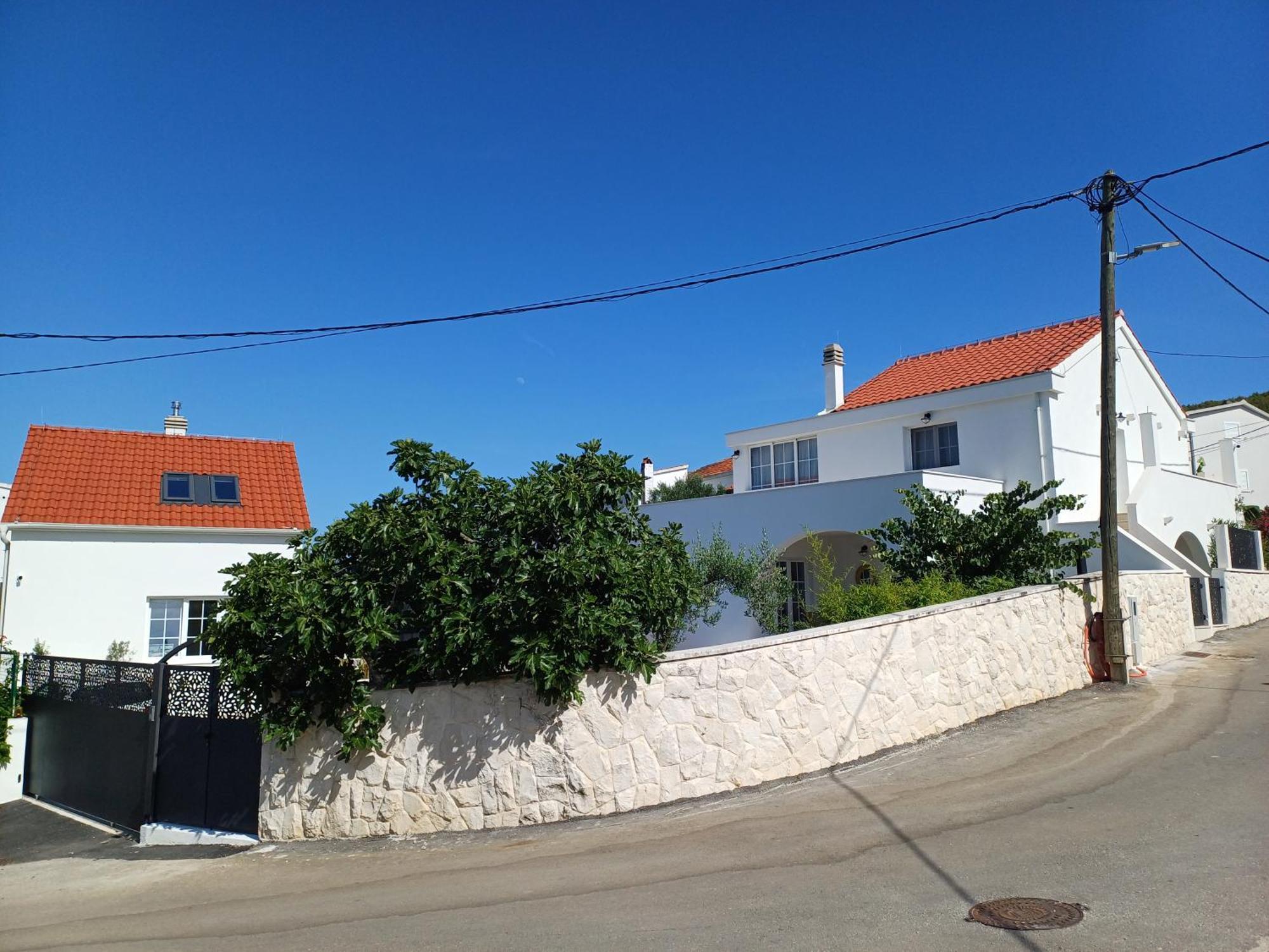 The Three Flowers Pool House Трогир Екстериор снимка