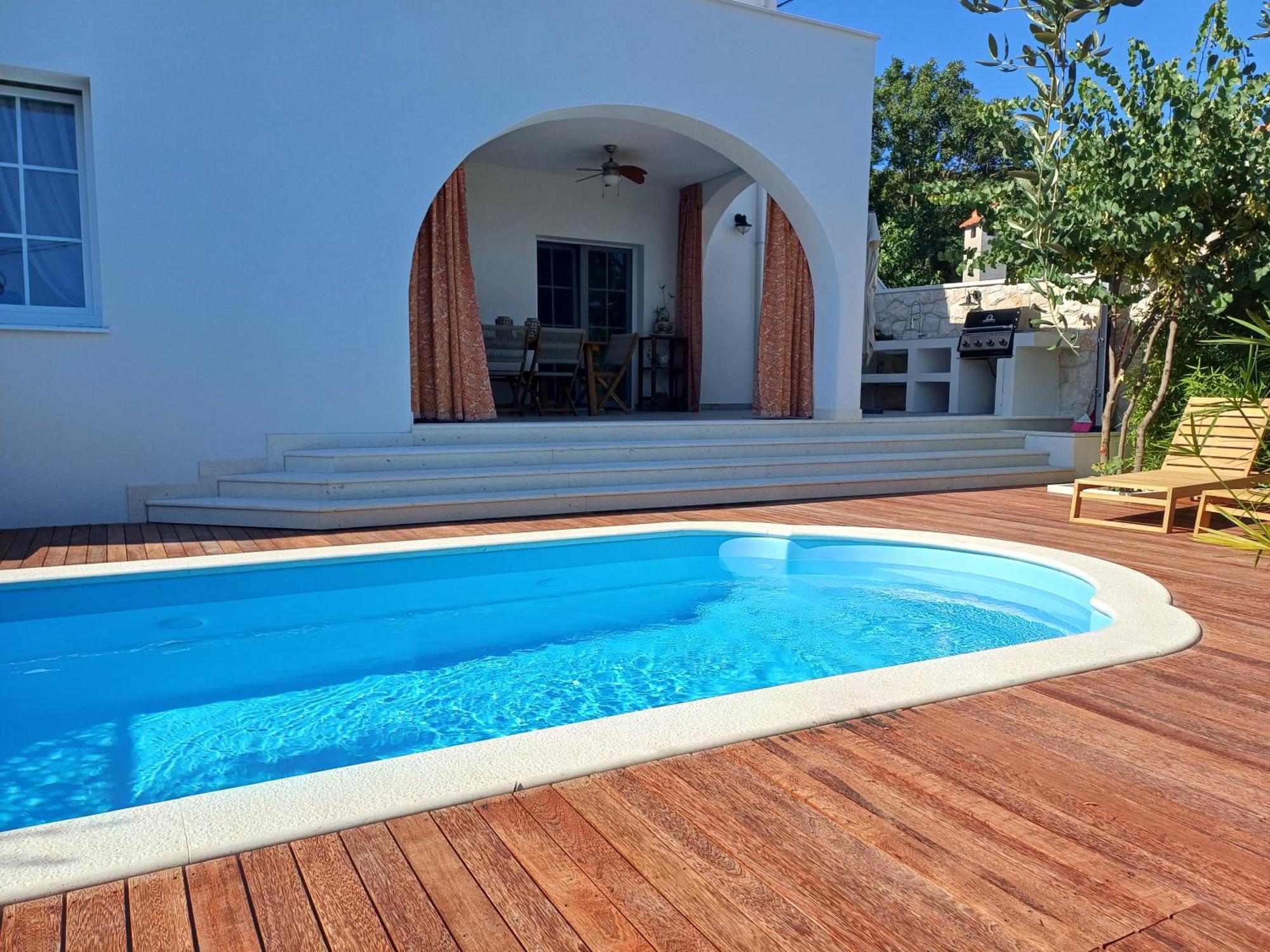 The Three Flowers Pool House Трогир Екстериор снимка